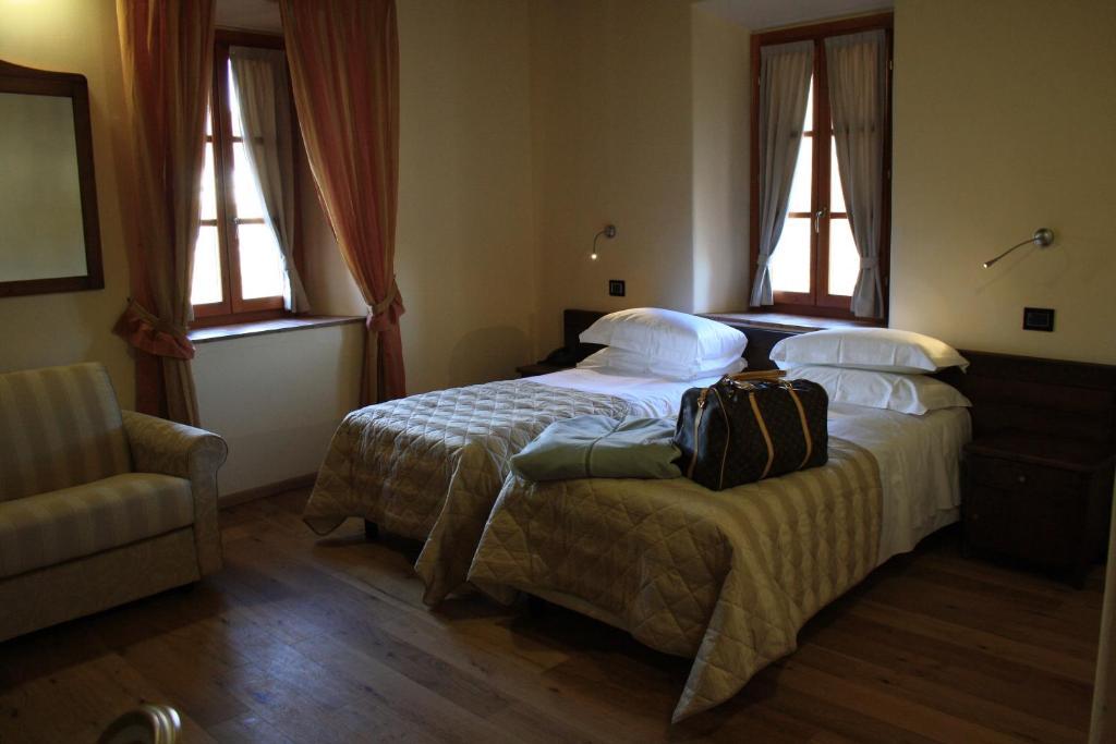 卡希纳卡诺瓦酒店 Uggiate-Trevano 客房 照片